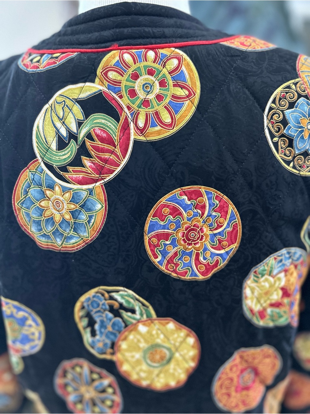 RARE Boutique Design Silk Circle-Pattern Jacket - Picture 10 of 14
